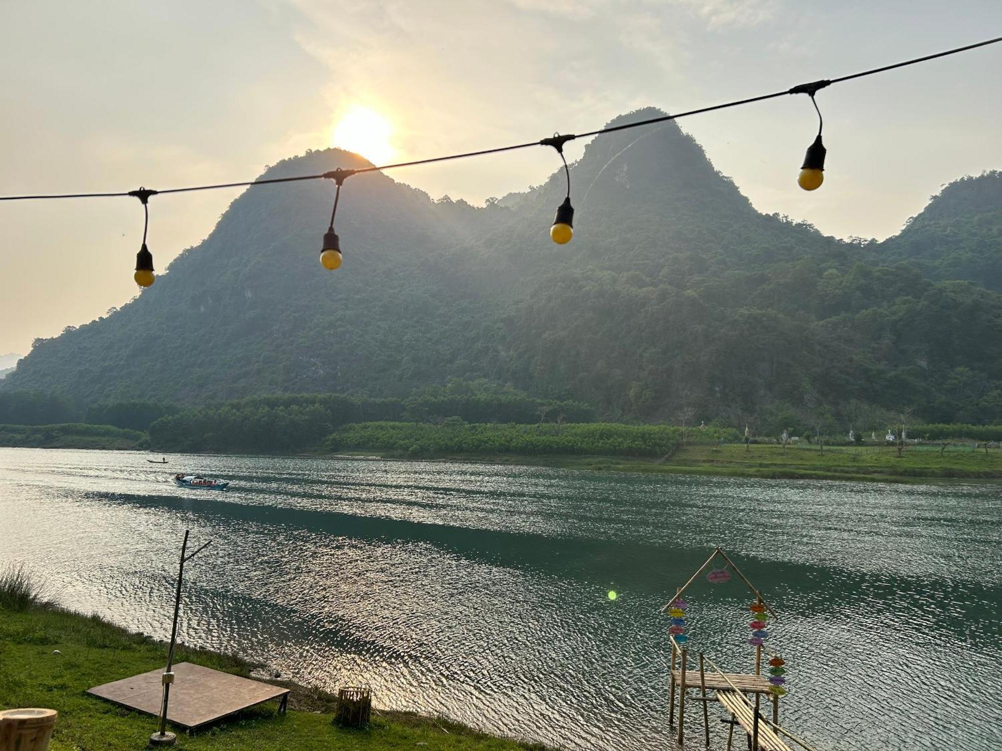 Son River House * Phong Nha