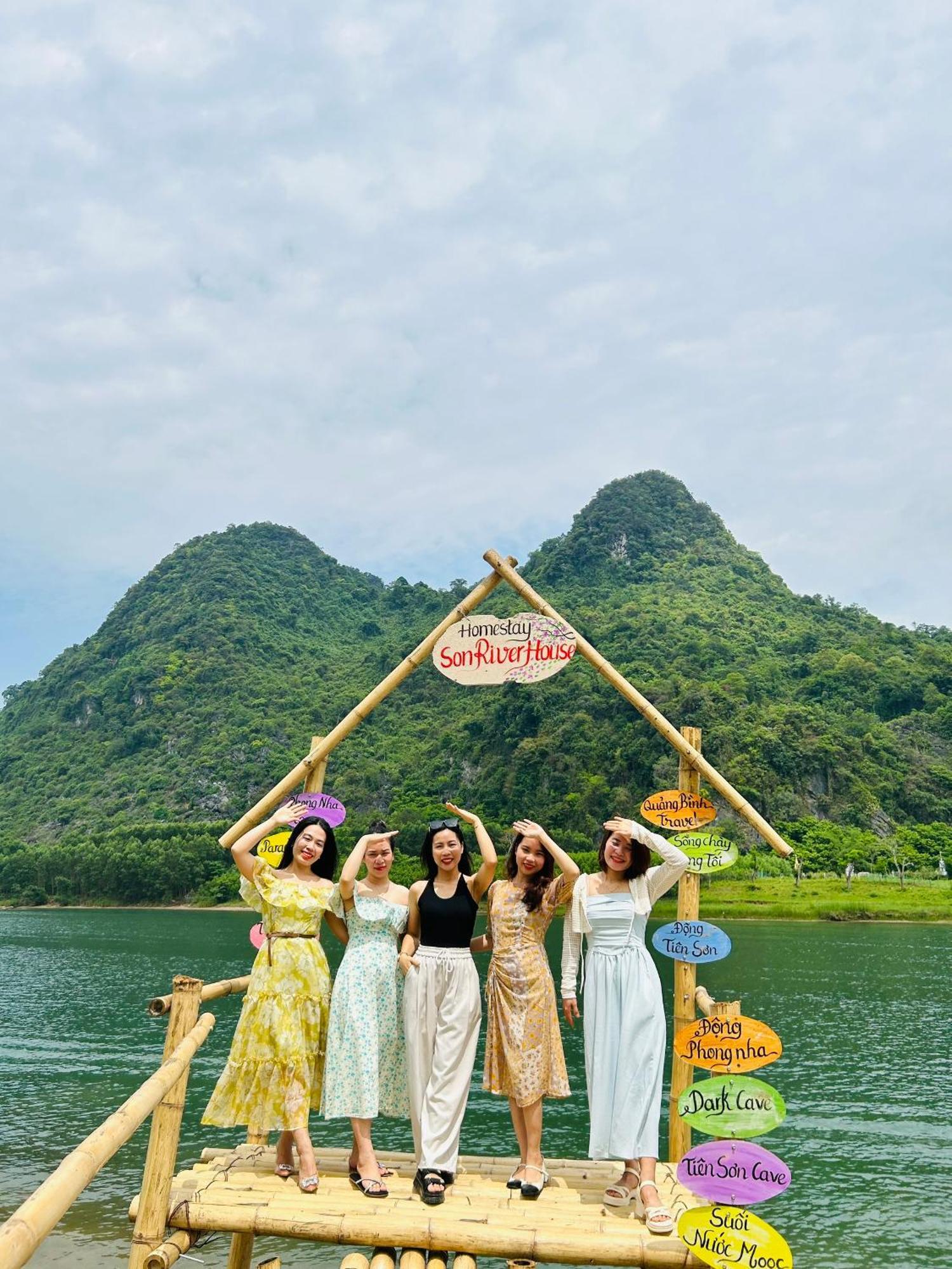 Son River House * Phong Nha
