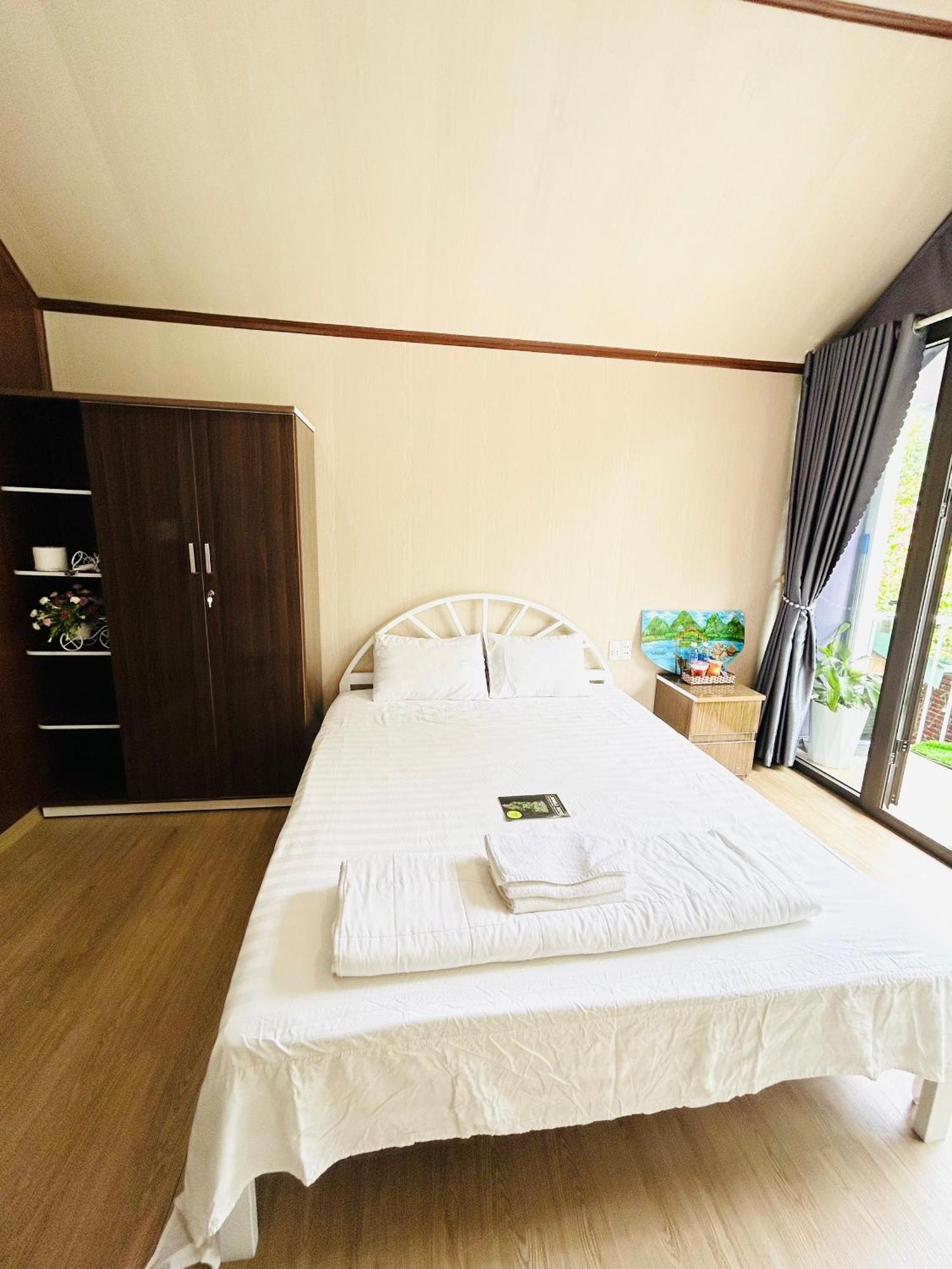 Homestay Son River House