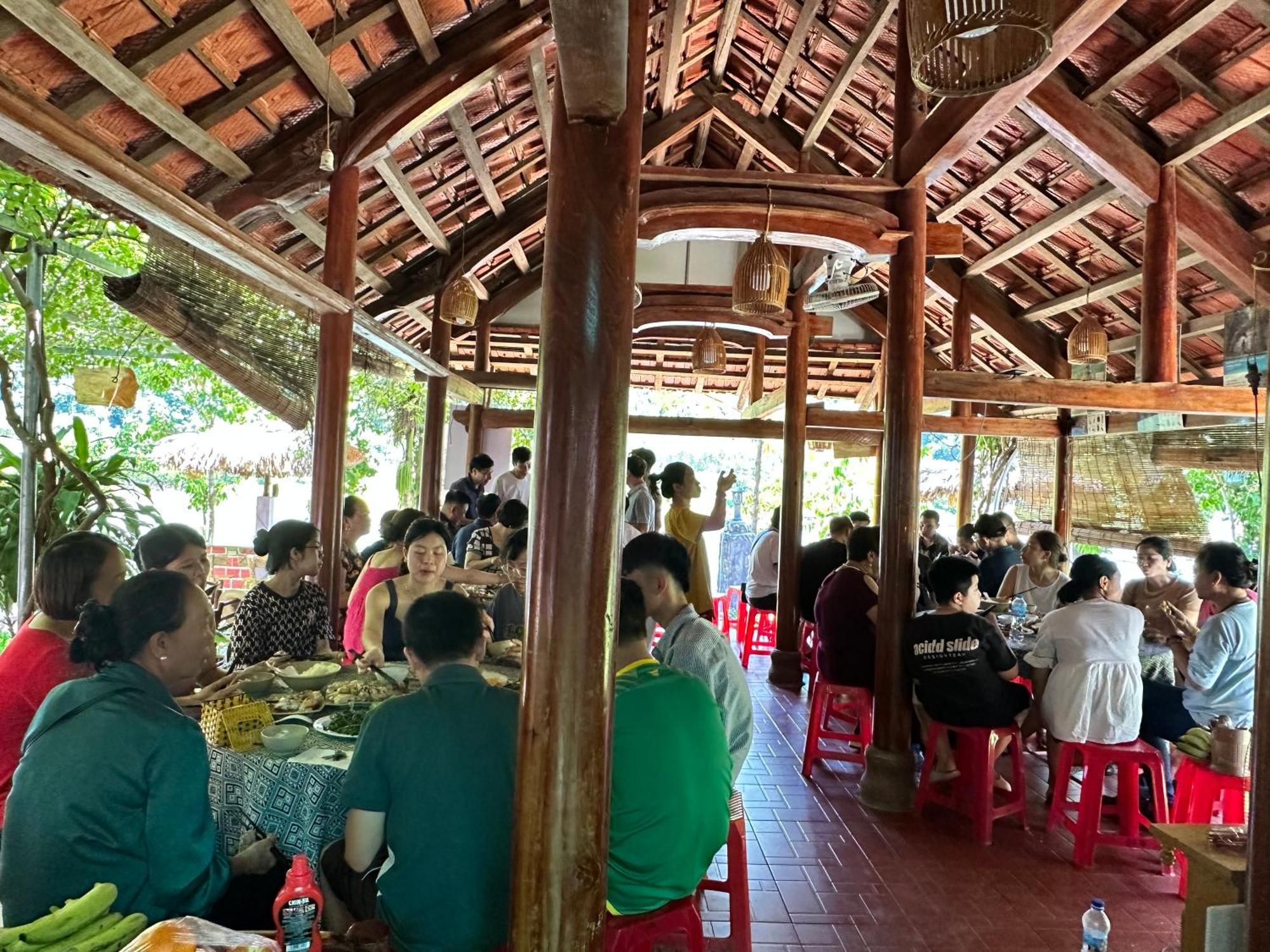 Son River House * Phong Nha