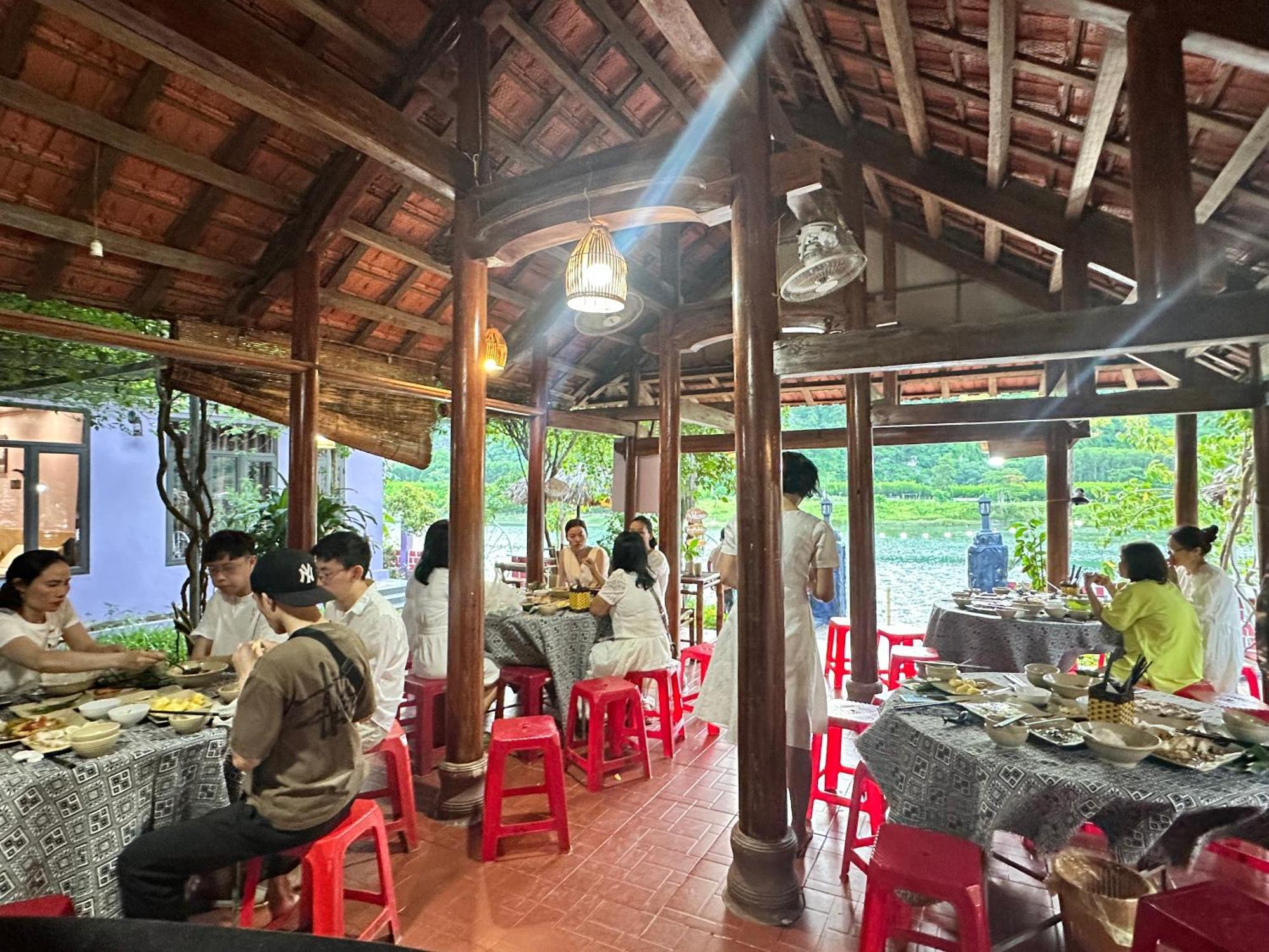 Son River House