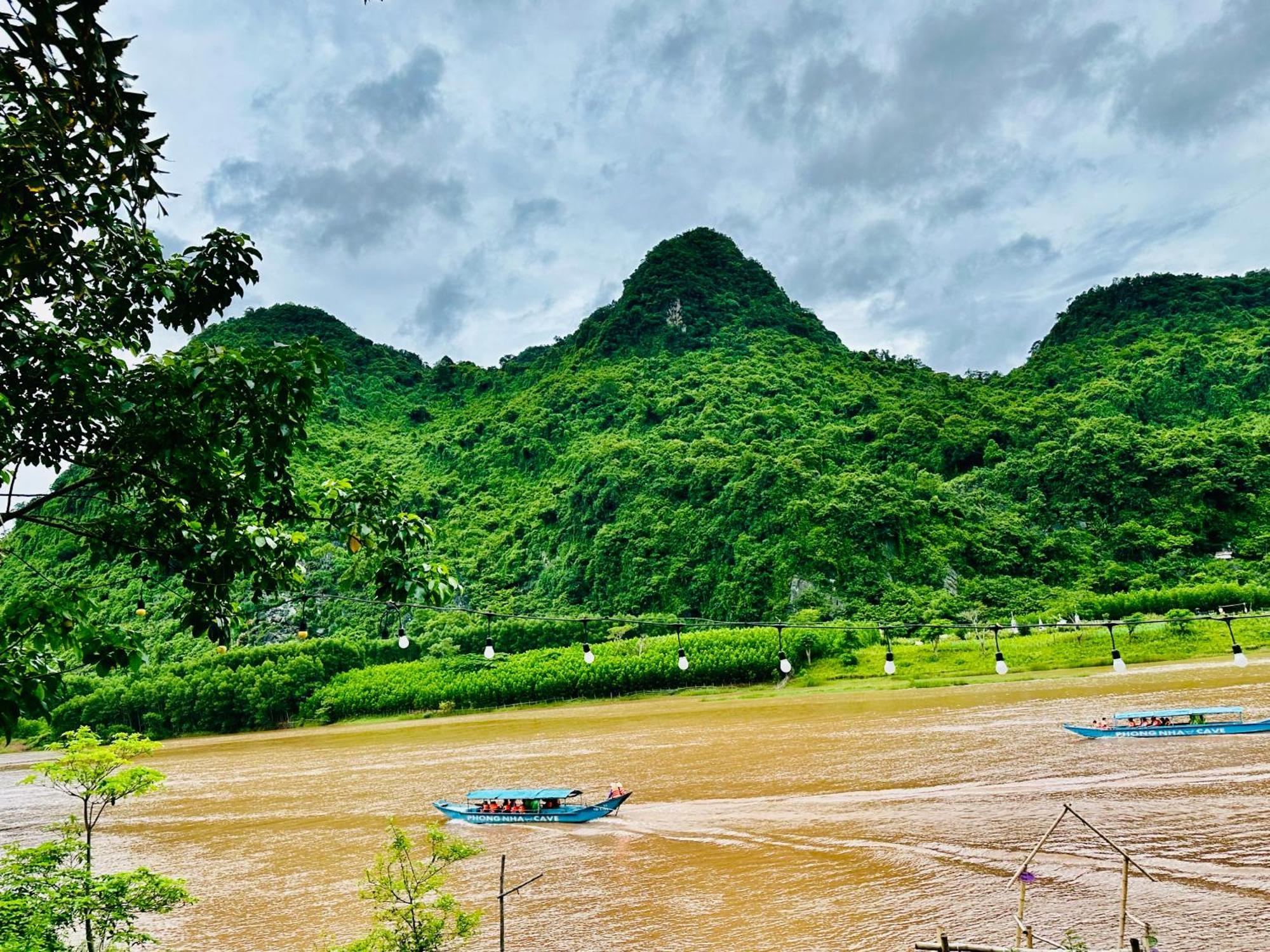 Son River House Phong Nha
