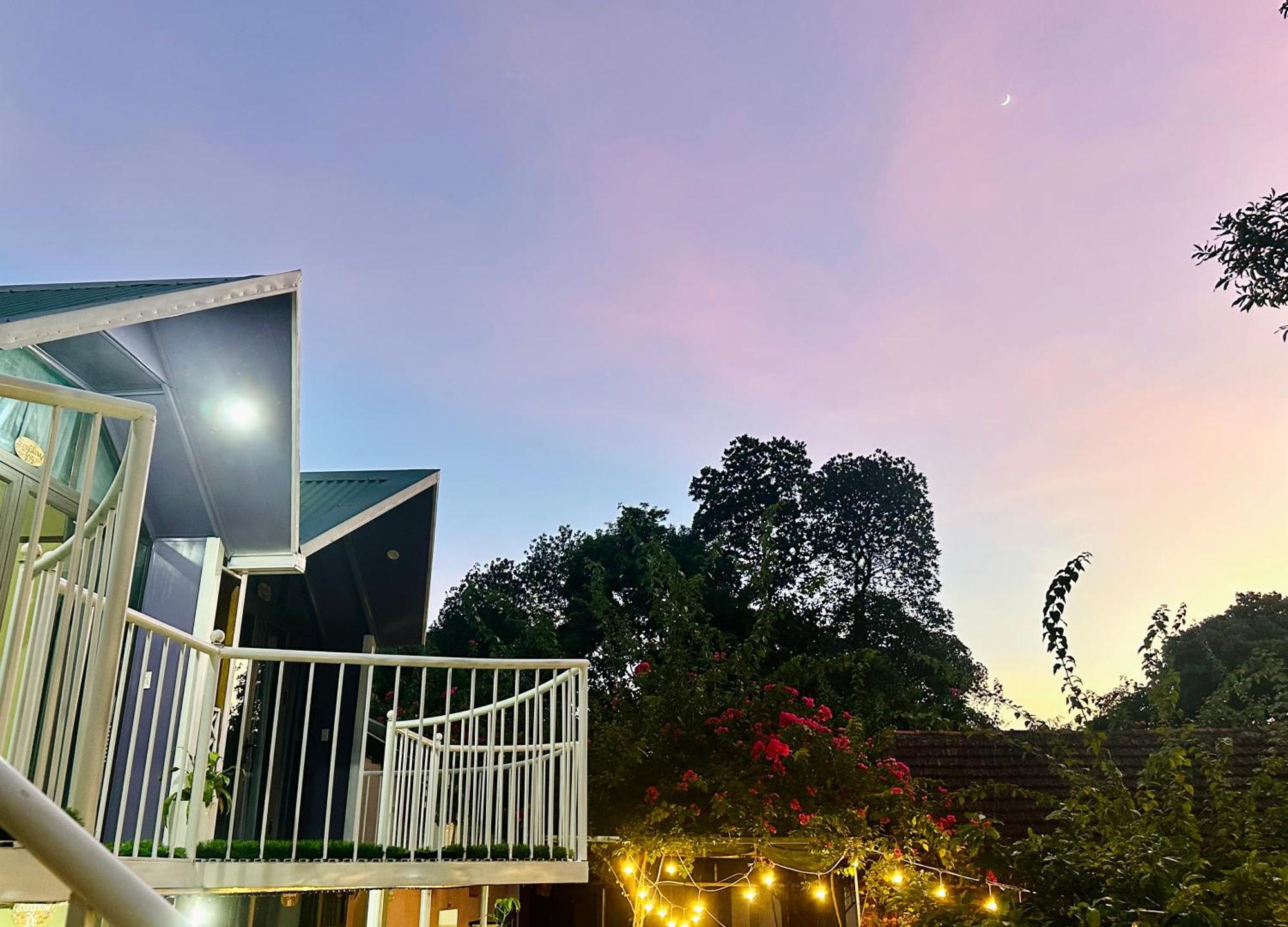 Homestay Son River House *