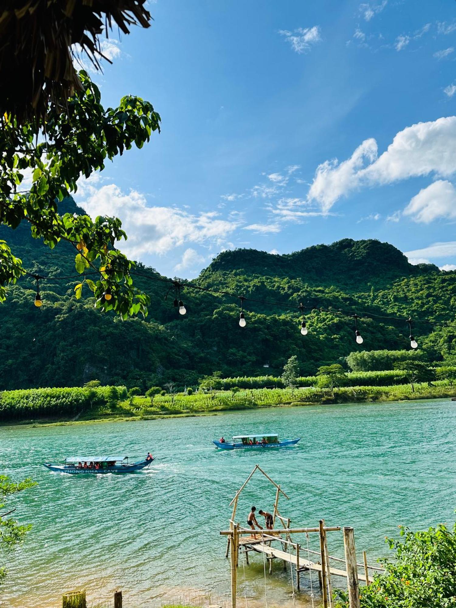 Homestay Son River House